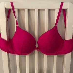 Victoria’s Secret push-up bra. Size 36B never worn